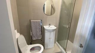 The Lodge on Lodge Road (Rayanara) - Southampton - 1