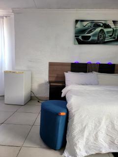 chikos premium rooms - Rustenburg - 4