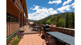 Ski View 01 Bella Vista - On Main Street - End Unit - WiFi - Cable - Fireplace - Trailer Parking In Back - Patio`s with Gas Gril - Red River - 3