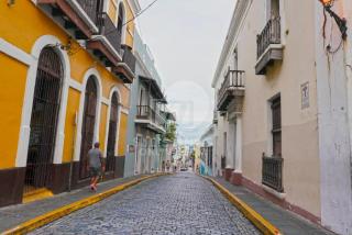 Deluxe Ocean View Studio with Free Parking & Pool - San Juan - 2