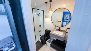 Deluxe Ocean View Studio with Free Parking & Pool - San Juan - 1