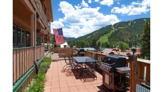 Ski View 04 Columbine - On Main Street - WiFi - Cable - Fireplace - Trailer Parking In Back - Patio with Gas Grill - 6