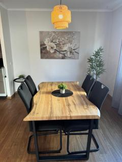 C&V 4 Personen 3 Zimmer Central Smart TV Boxspringbett - Kaiserslautern - 7