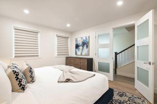 La Jolla Panoramic Ocean Retreat with Rooftop - San Diego - 3