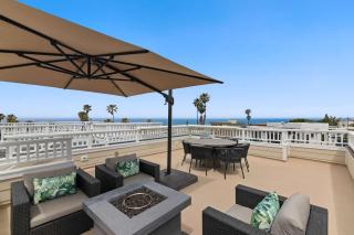 La Jolla Panoramic Ocean Retreat with Rooftop - 5