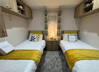 Arranview Lochside Pods & Lodges all with private Hot-tubs - Fenwick - 8