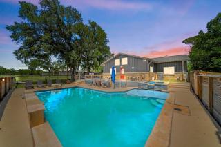 2 Home Getaway-Pool-Hot Tub-Pickleball Court - Fredericksburg - 7