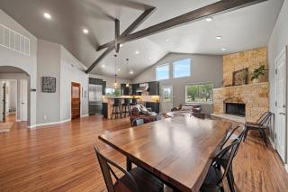 2 Home Getaway-Pool-Hot Tub-Pickleball Court - Fredericksburg - 2