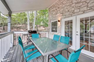 Wallenpaupack Lake Estates Luxe and Spacious Home - Lake Ariel - 9