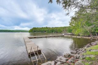 Wallenpaupack Lake Estates Luxe and Spacious Home - Lake Ariel - 8