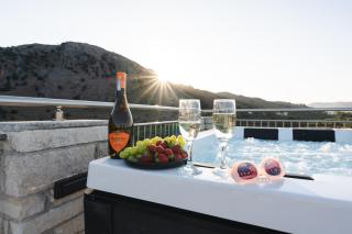 Lithus Retreat with Jacuzzi and 360 Views - Georgioupolis - 5