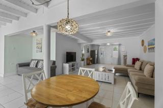 WLR1 - 1BR near Palm Beach - White Lotus Retreat - Palm-Eagle Beach - 1
