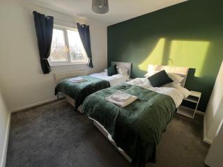 Harkness Suite - Contractors - Cheshunt - 0