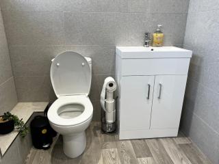 Harkness Suite - Contractors - Cheshunt - 1