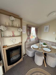 Andreas Fir Trees Retreat at 7 Lakes Country Park - Crowle - 7