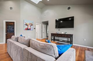 2BR Retreat-Pickleball-Hot Tub-Dog Friendly - 3