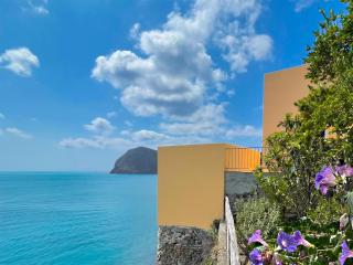 casa incastonata nel mare - Canneto - 1