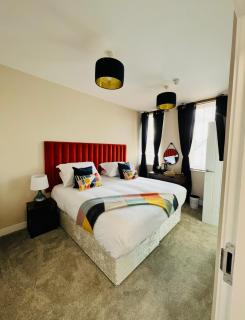 The courtyard bar, kitchen, rooms - Moffat - 7