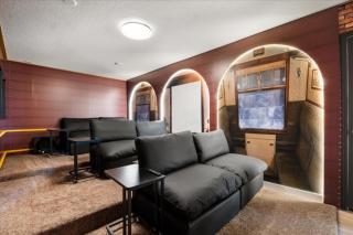 8 Bedrooms 6 Bathrooms Windsor Cay 15803Cc - 4