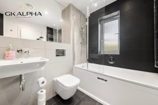 Contractor-Friendly 5-Bed Apartment 7 Mins to Reading Centre - Parking & Wi-Fi - Earley - 9