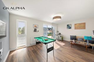 Contractor-Friendly 5-Bed Apartment 7 Mins to Reading Centre - Parking & Wi-Fi - Earley - 5