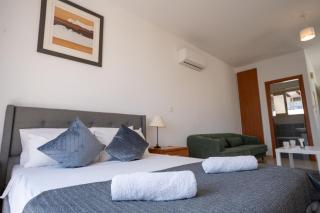 Stylish Apartment with Pool, Sea Views, Fast WiFi and Blacony - Peyia - 2