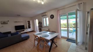 Apartment Garden Residence with private parking - 9