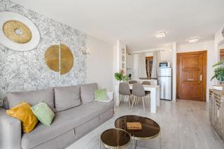 Stylish design w ocean & pool view, King size bed, Wifi,2 Smart Tv, street parking, 2 pools access - Adeje - 8