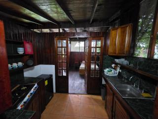 Black Beach Hostel - 2