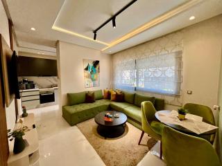 Modern 2BR Getaway with Balcony - Tanger - 2