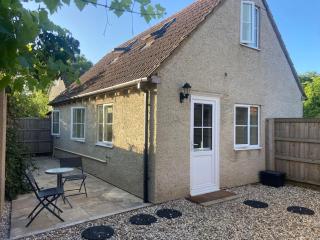 Charming, self-contained annexe - Swindon - 8
