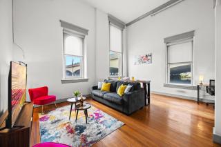 Chic and Comfy Unit w Free Parking Medical District - Louisville - 3
