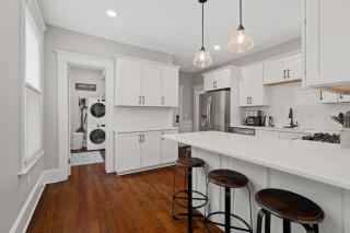 Red Cross Haven Modern 2BR w Private Bathrooms - 8