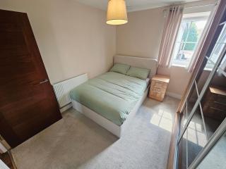 Spacious 2-bedroom Flat, Edgware HA8 - Edgware - 6