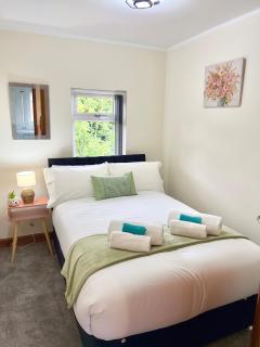 Pearl-Home at Esongrace Stays - Stoke on Trent - 8