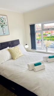 Pearl-Home at Esongrace Stays - Stoke on Trent - 4