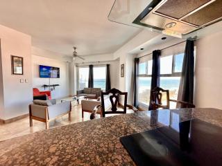 Beachfront condominium Las Palmas - - 5