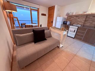 Hermoso departamento con balcón y cochera en el centro SMA Ñire31 Roca - 6