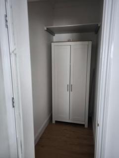 The Lake House Bungalow - Havering - 6