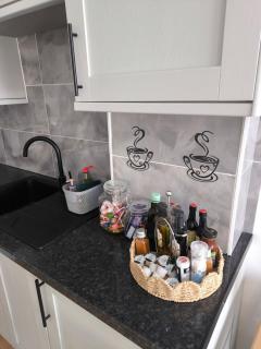 The Lake House Bungalow - Havering - 2