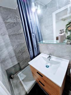 studio Zen 2025 Literie neuve clim wifi - Grasse - 1