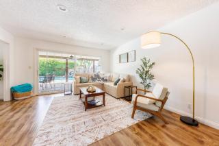 Sunny Poolside Oasis l 8 mins from Disneyland! - Anaheim - 5