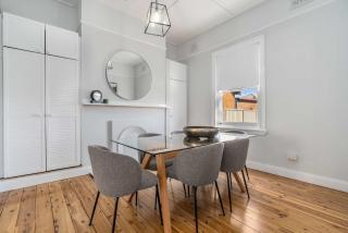 Incredible Location 2 Bed CBD Dream - Orange - 7