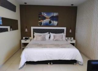 Mirago Hotel - - 0
