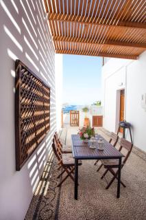 Villa Thalassa Suites 3 Modern Comfort Traditional Greek Charm Private Courtyards Steps From Lindos Square Beach - Lindos - 0