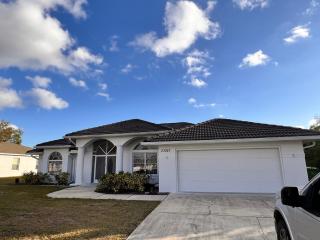 Peachland getaway with pool and tiki bar - Port Charlotte - 8