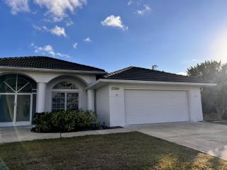 Peachland getaway with pool and tiki bar - Port Charlotte - 9