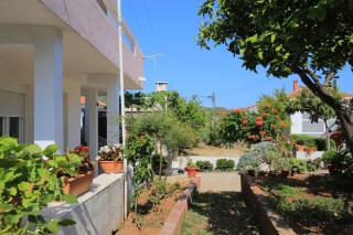 Apartments by the sea Vinisce, Trogir - 24197 - Vinišće - 4