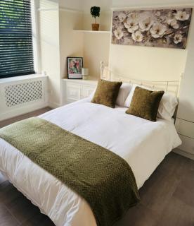 Home away from home - Northampton - 9