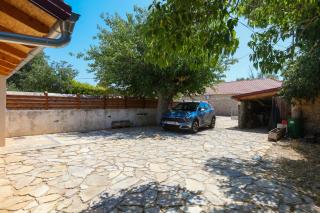 Apartments with parking spaces Konjevrate, Krka - 24487 - Unešić - 8
